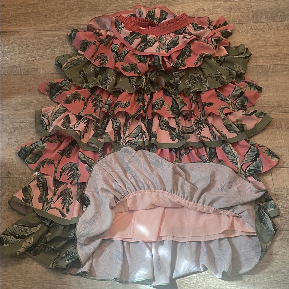 Visual Mood Tiered Ruffle Maxi Skirt in Pink and Olive with Leaf Print Large - Picture 5 of 6